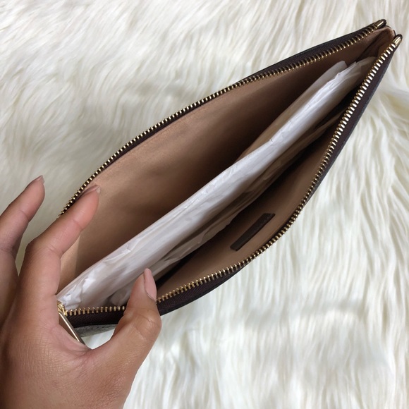 ❌SOLD❌ Gucci Ophidia GG Supreme Pouch - Picture 6 of 8